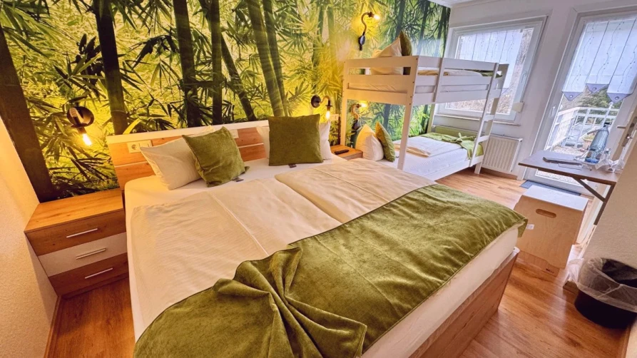 Großzügiges Familienzimmer – perfekt für Teilnehmer der 1-Woche-Schwimmkurse